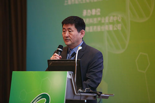 米乐YY易游生物部副总裁汪俊博士为聚会作精彩开场