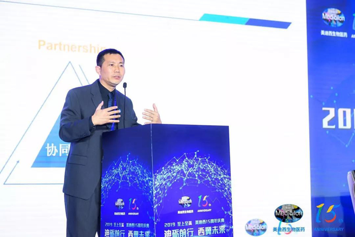 米乐YY易游化学部和生物部副总裁任峰