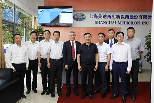 区向导彭崧、唐石青加入调研